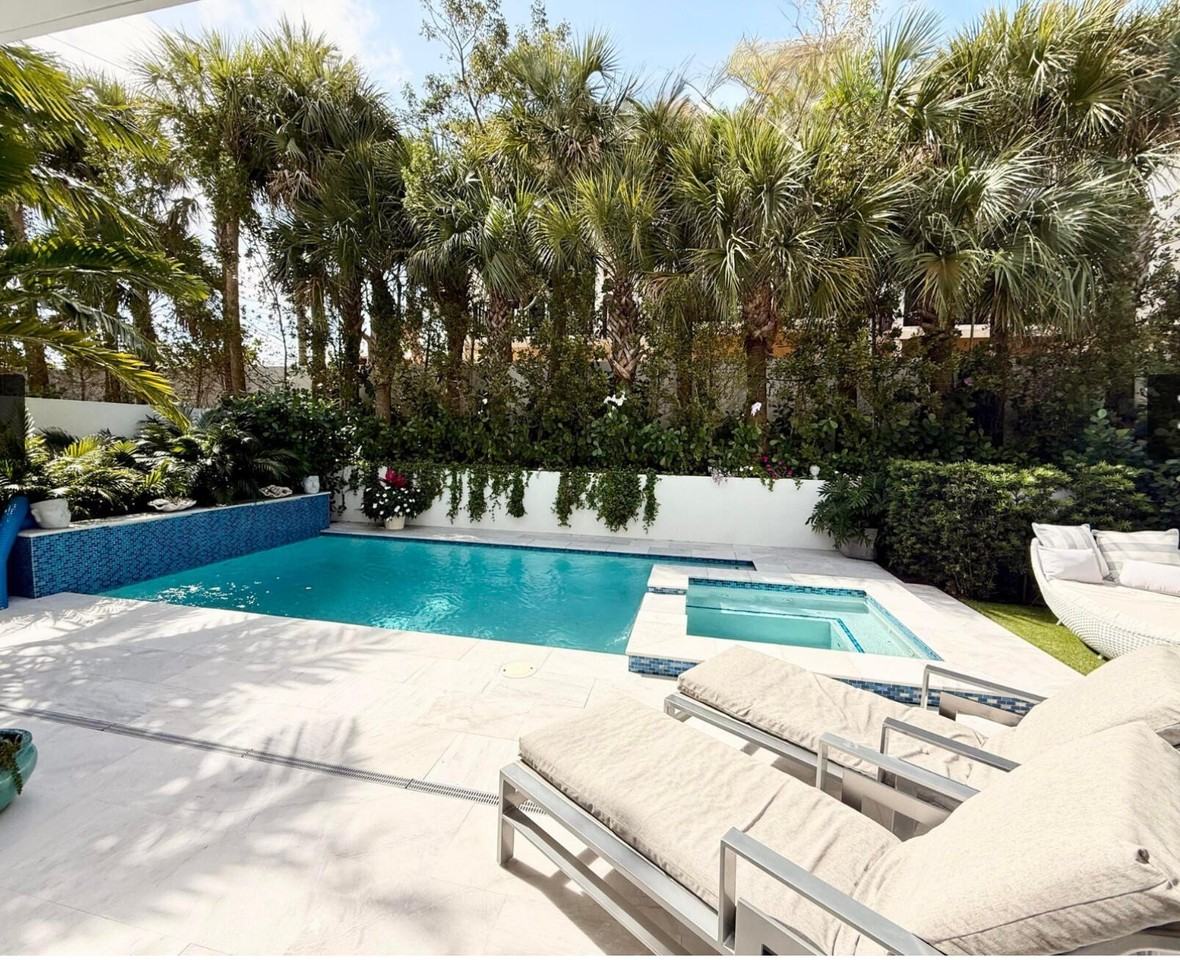 402 Ocean One Ln - Photo 2 of 43