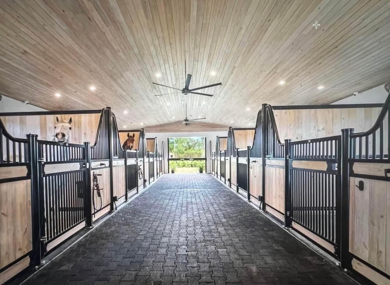 14322 Drafthorse Lane unit: Stalls - Photo 3 of 12