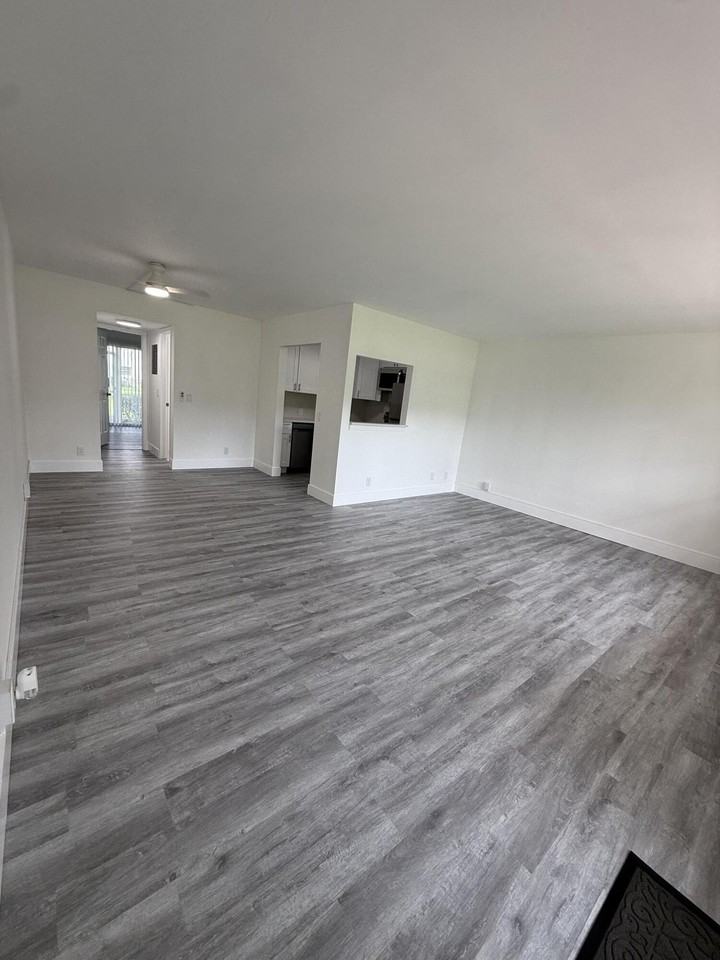 384 Fanshaw J - Photo 7 of 31