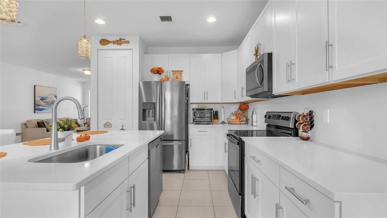 304 Nw 36th Ave - Photo 7 of 43