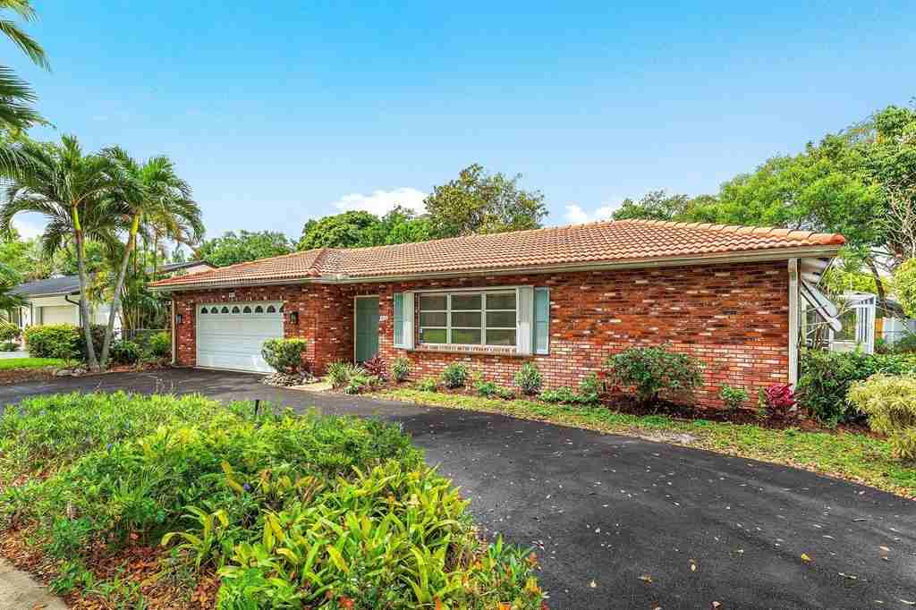 931 Northwest 9th Court - Photo 2 of 14