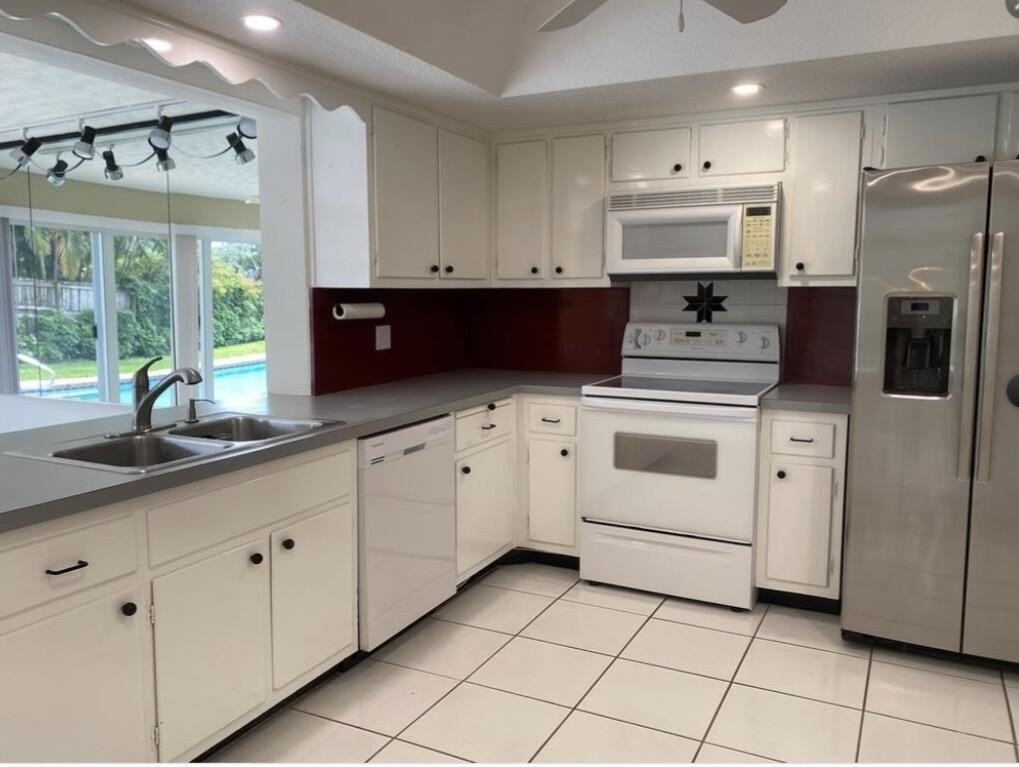 1230 Se 14th Dr - Photo 5 of 26