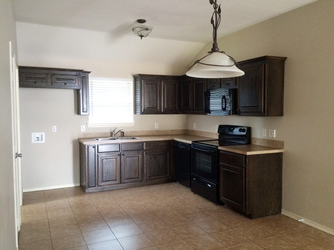 16994 Sentinel Ln - Photo 6 of 18