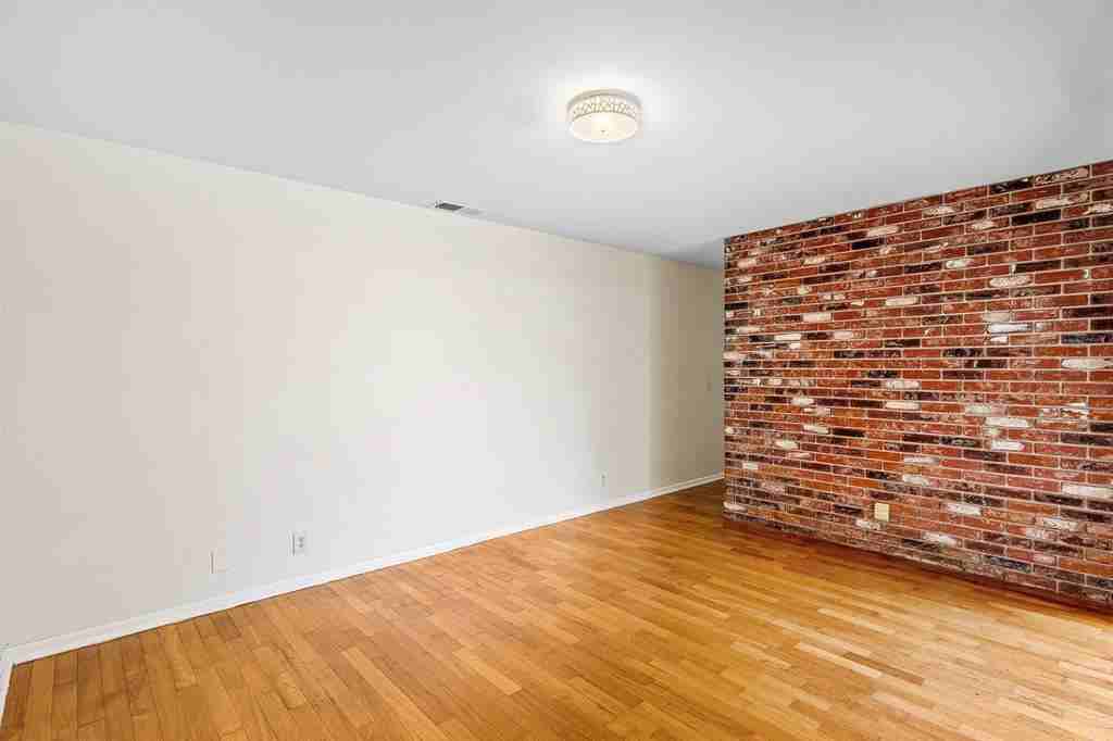 931 Northwest 9th Court - Photo 6 of 14