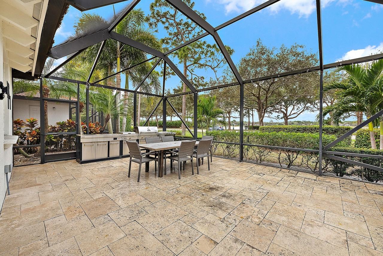 729 Duchess Ct - Photo 4 of 41