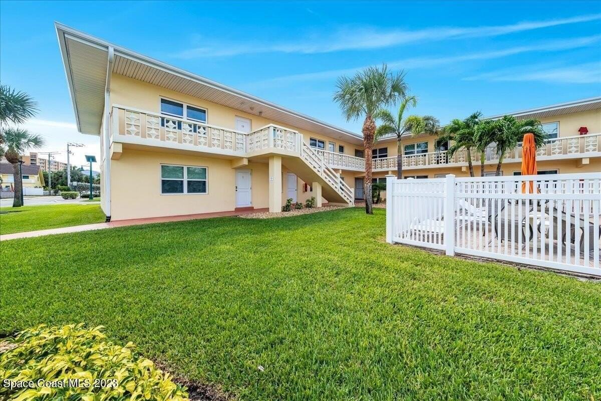 7801 Ridgewood Ave Apt 1 - Photo 4 of 31