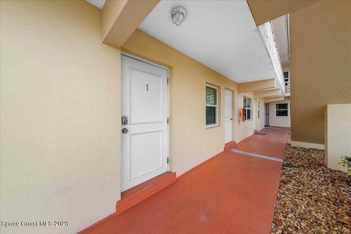 7801 Ridgewood Ave Apt 1 - Photo 5 of 31