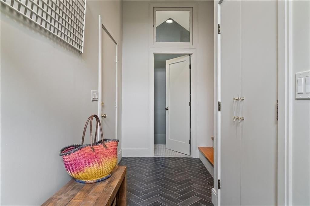 175 Ruggles Ave - Photo 5 of 33