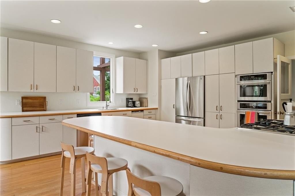 175 Ruggles Ave - Photo 7 of 33