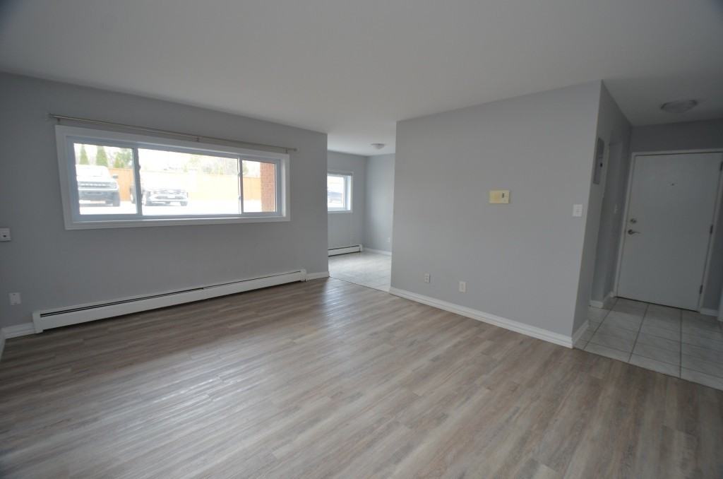 567 Ontario Street #3 - Photo 4 of 18