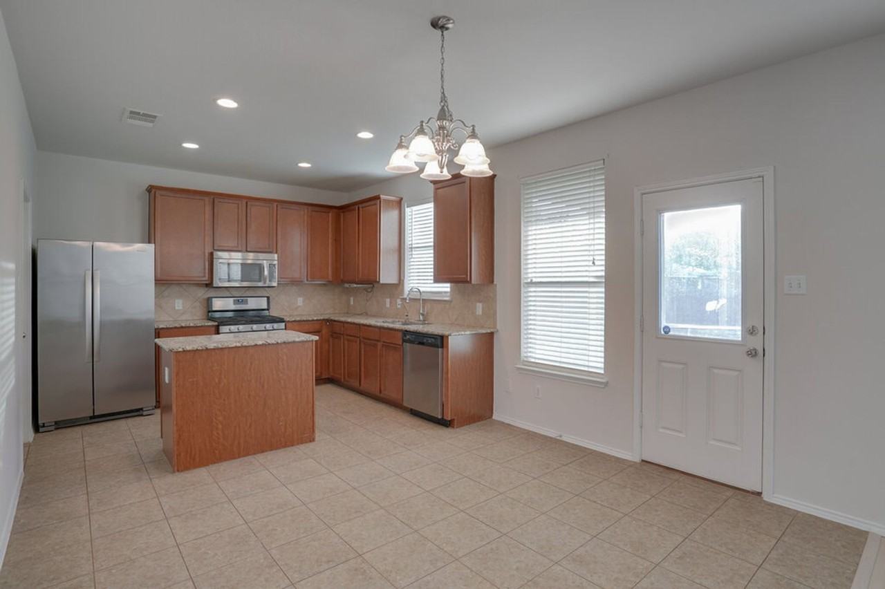 20224 Stanley Robin Ln - Photo 4 of 19