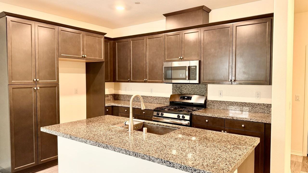 7099 Vernazza Pl - Photo 4 of 24