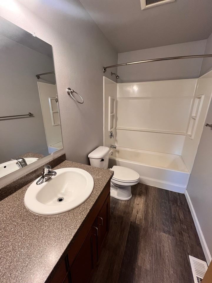 3905 Thompson Ave #1 - Photo 5 of 10