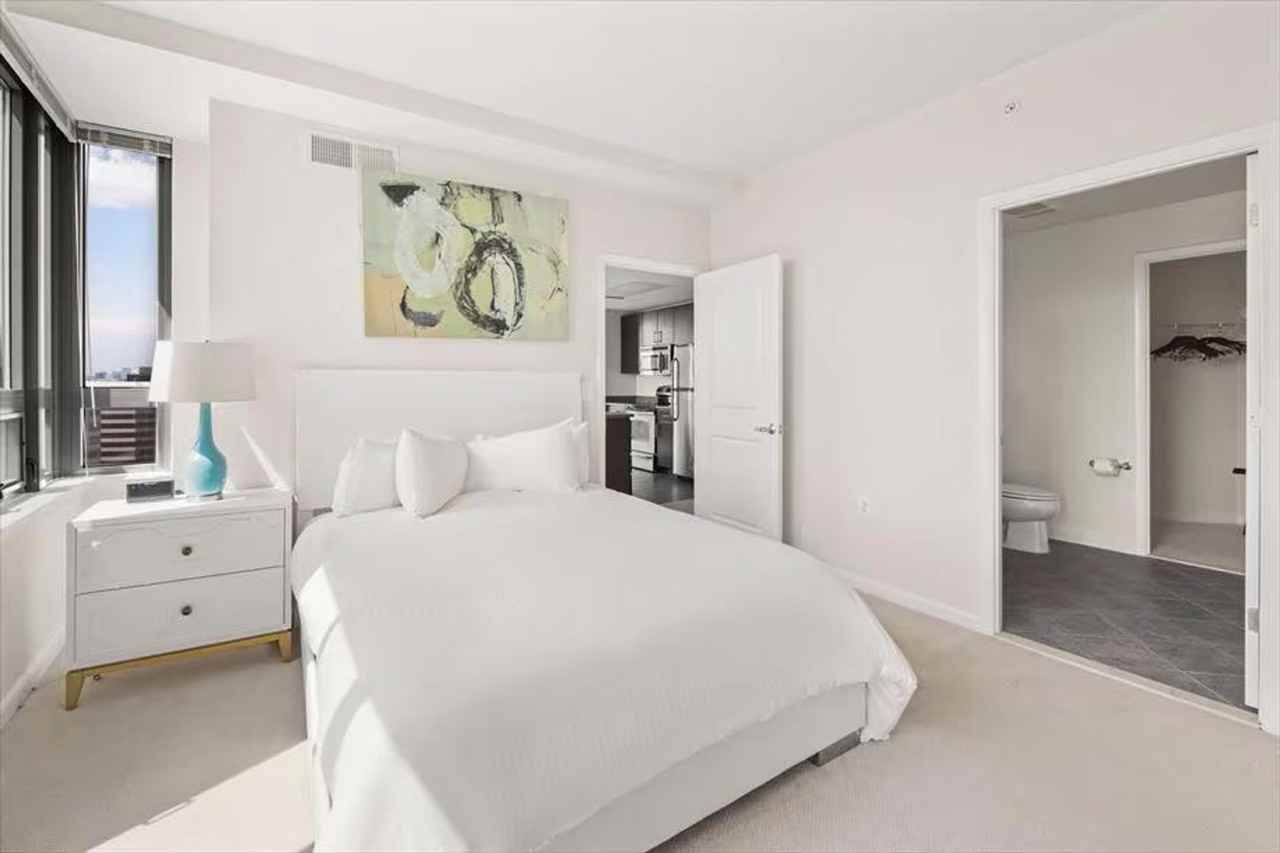 1405 S Fern St #1062643P - Photo 7 of 32