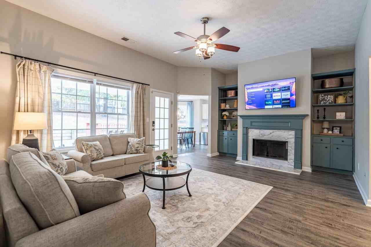 104 Kingston Pointe #1234838P - Photo 2 of 50