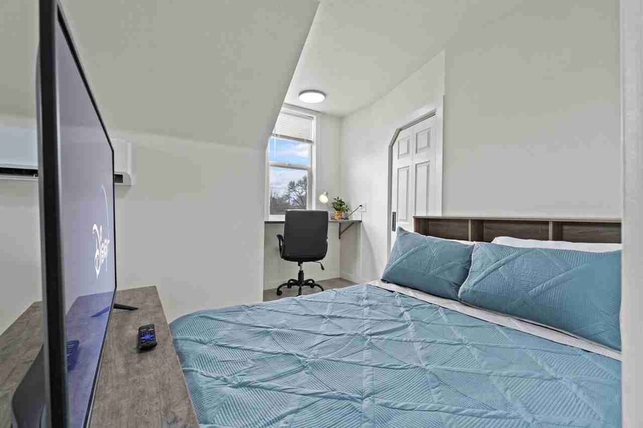 523 18th Ave S #1308965P - Photo 2 of 25