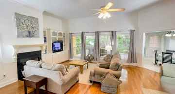 featured image of 904 S 34th Ave