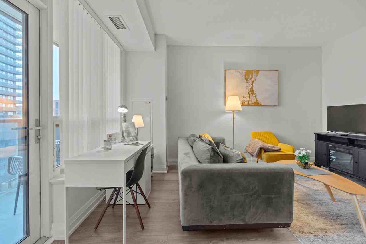 33 Sheppard Ave E #1511361P - Photo 4 of 21