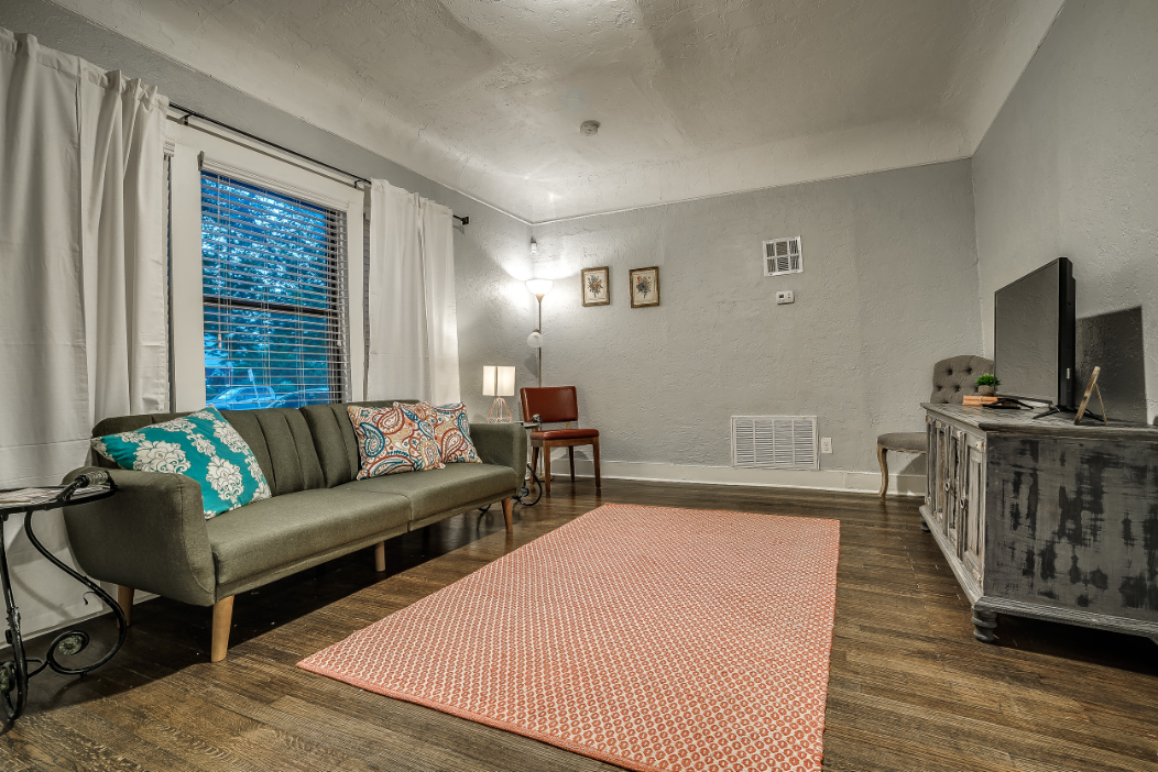 1628 Nw 17th St #1 - Photo 3 of 7