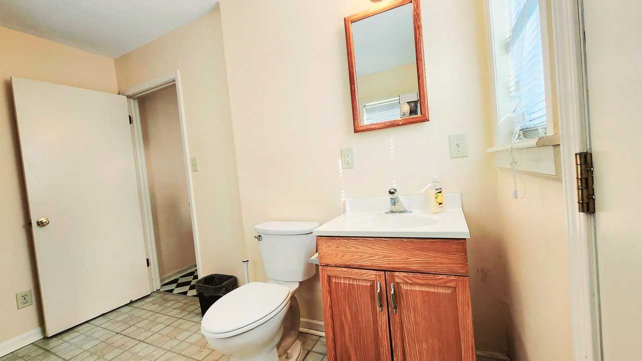 3124 S Perry St - Photo 2 of 11