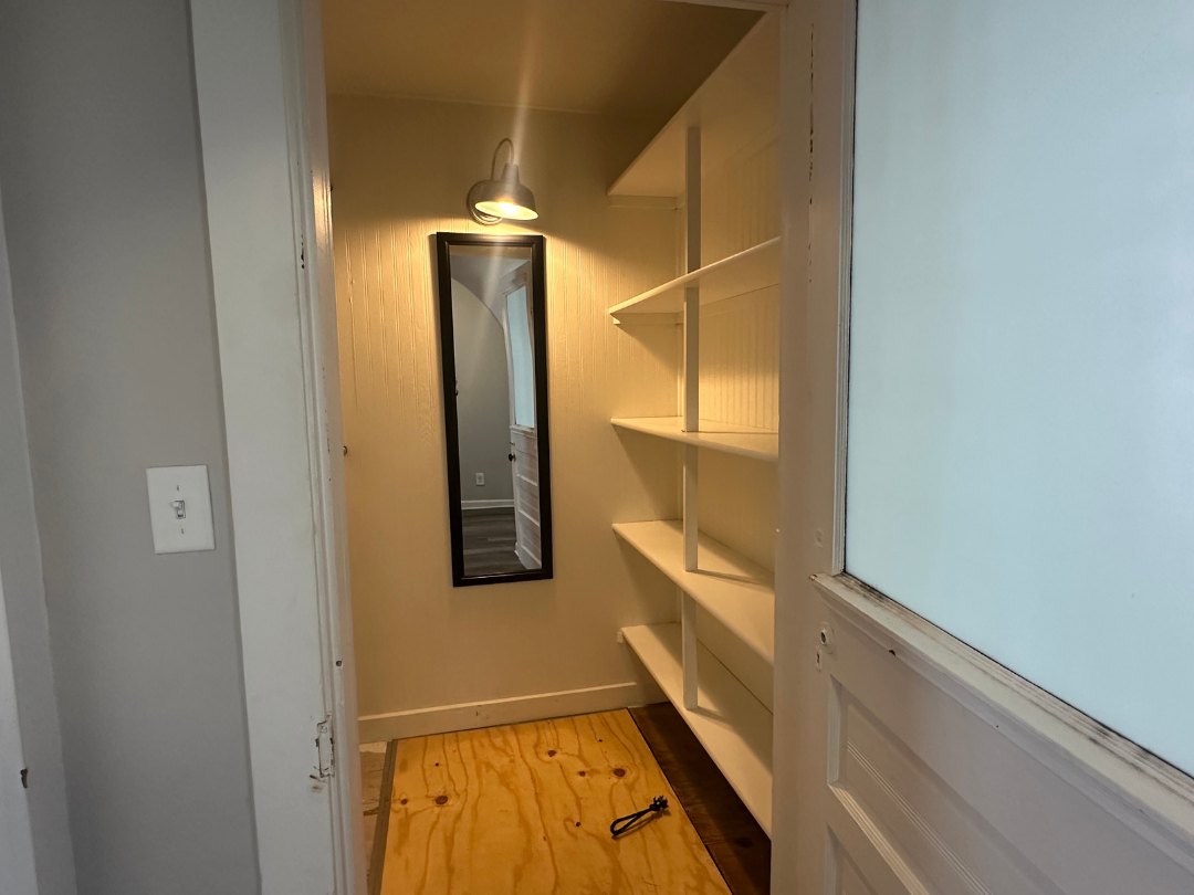 1907 Gilmore St - Photo 2 of 17