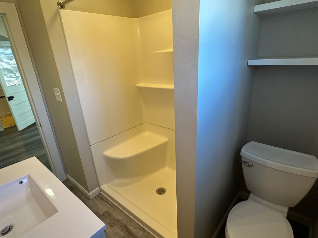 1907 Gilmore St - Photo 4 of 17