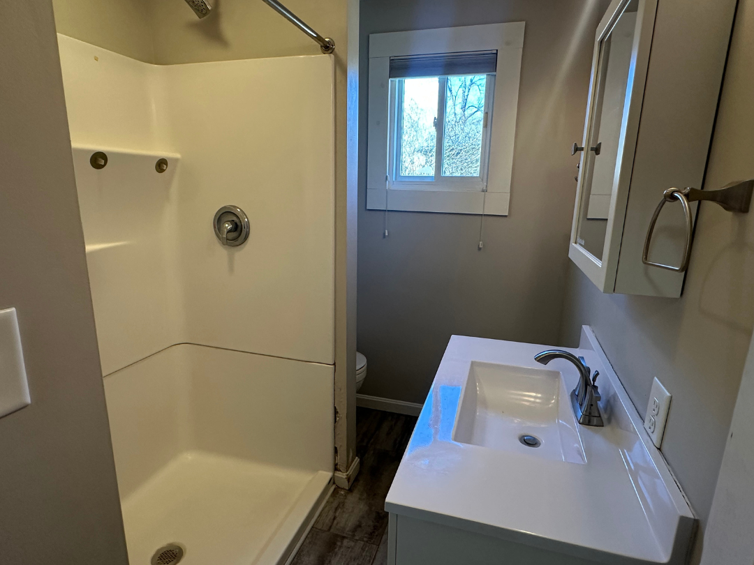 1907 Gilmore St - Photo 5 of 17