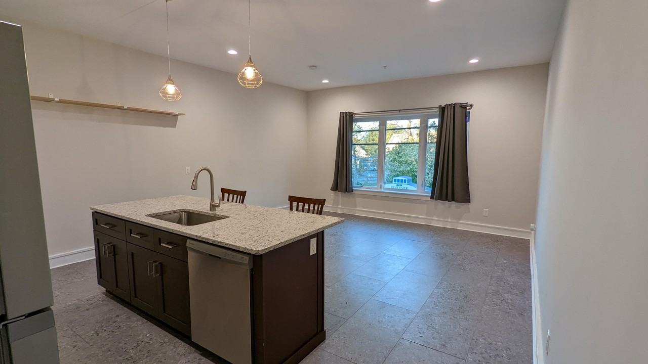 273 Bullocks Point Ave #6 - Photo 4 of 12