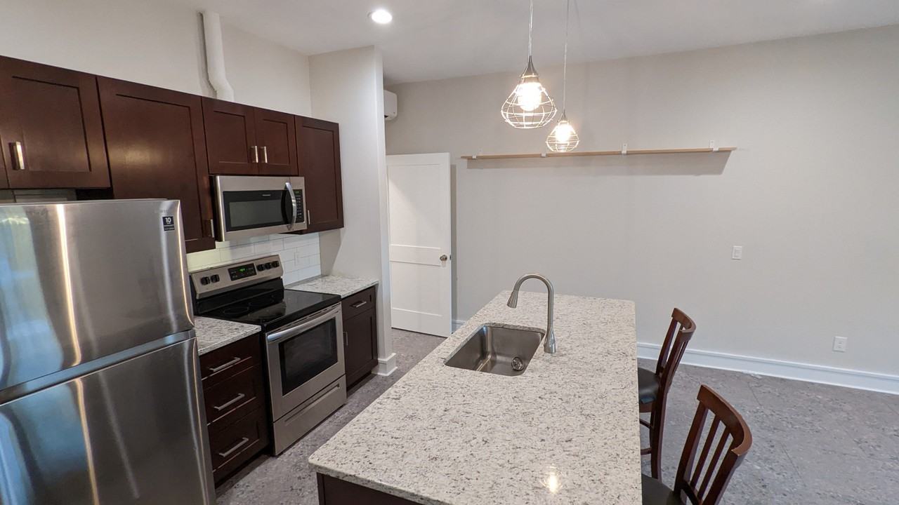 273 Bullocks Point Ave #6 - Photo 5 of 12