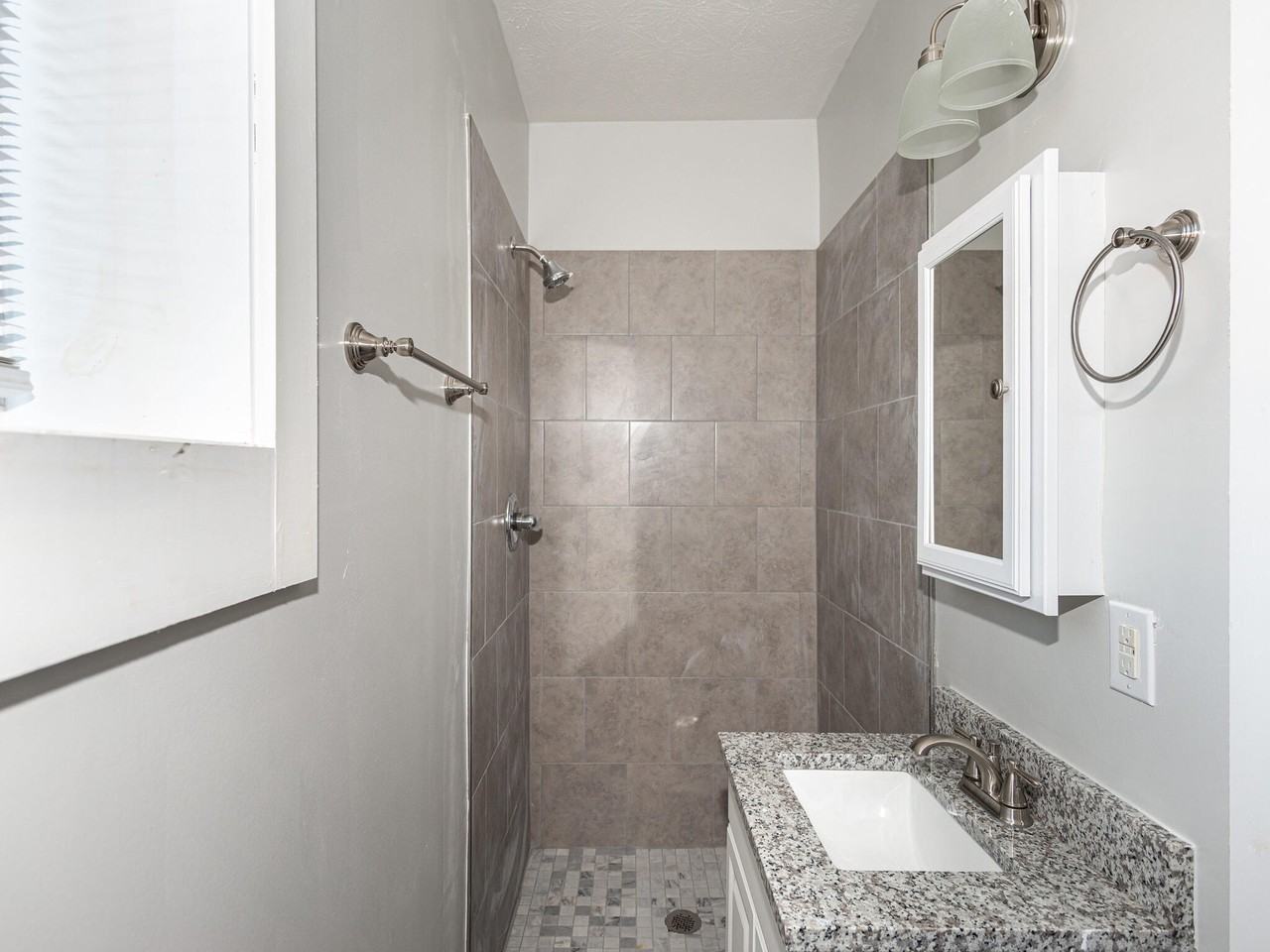 5143 E Washington St #101 - Photo 7 of 8