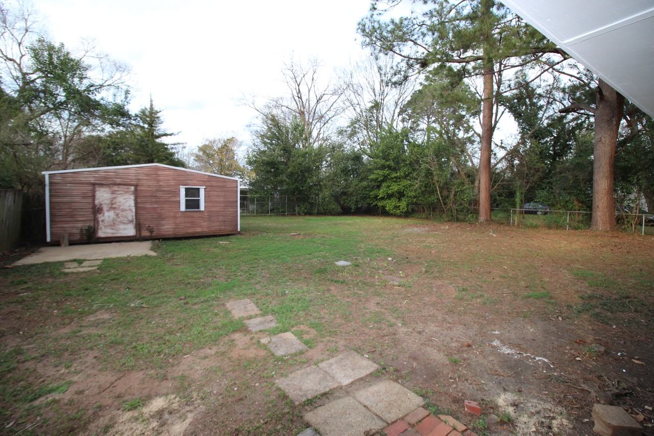 3739 Honeysuckle Ct - Photo 6 of 23