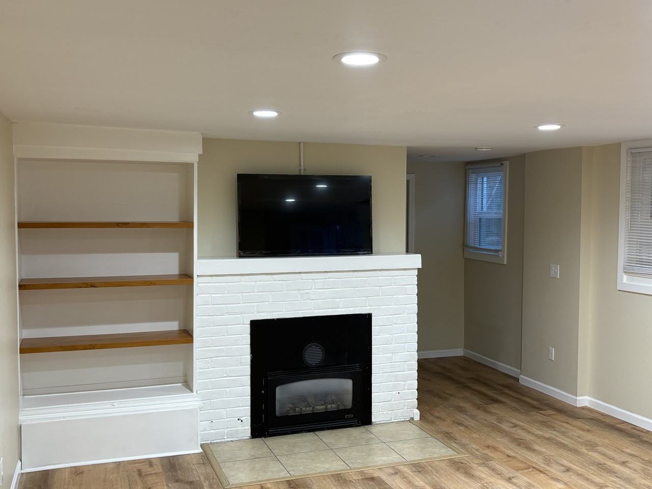 1240 Warner St #5 - Photo 3 of 9