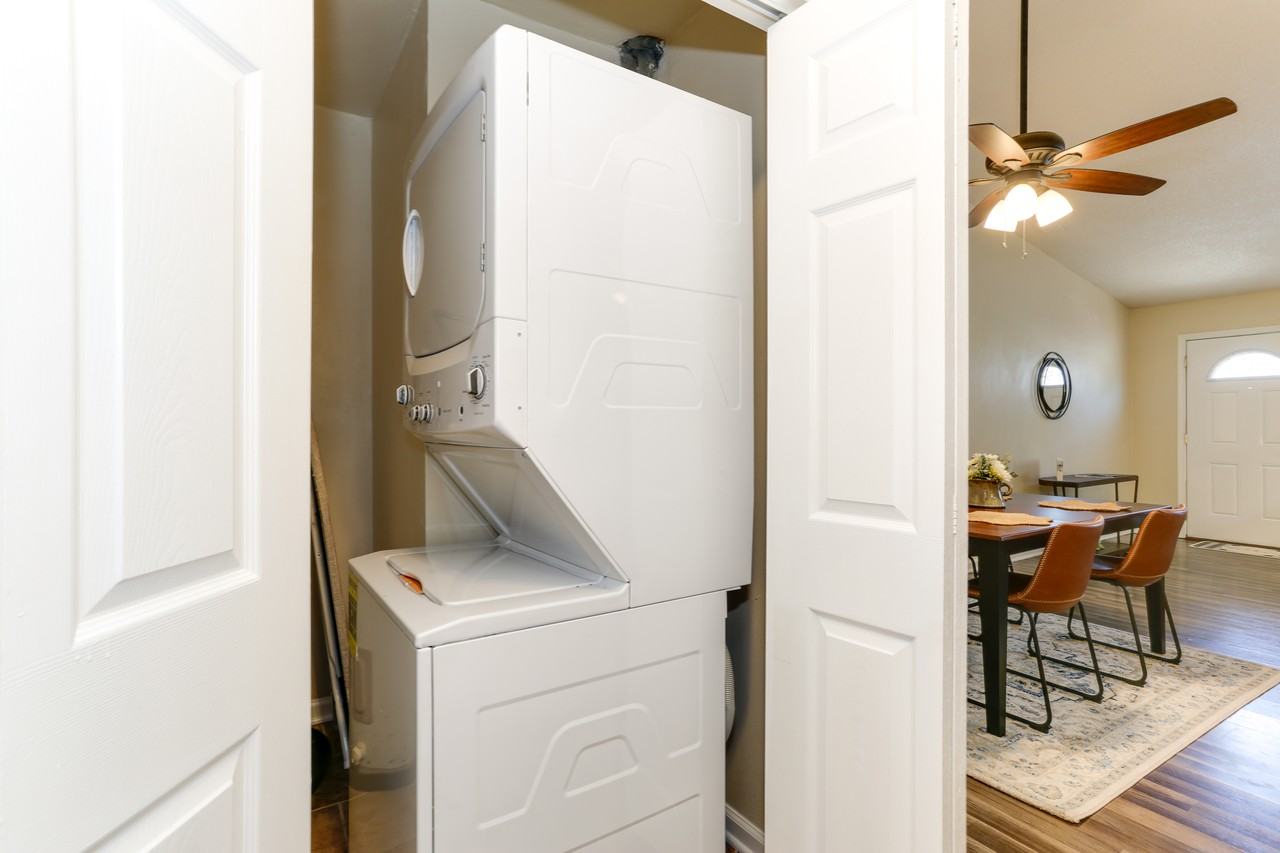 427 Peregrine St - Photo 5 of 9