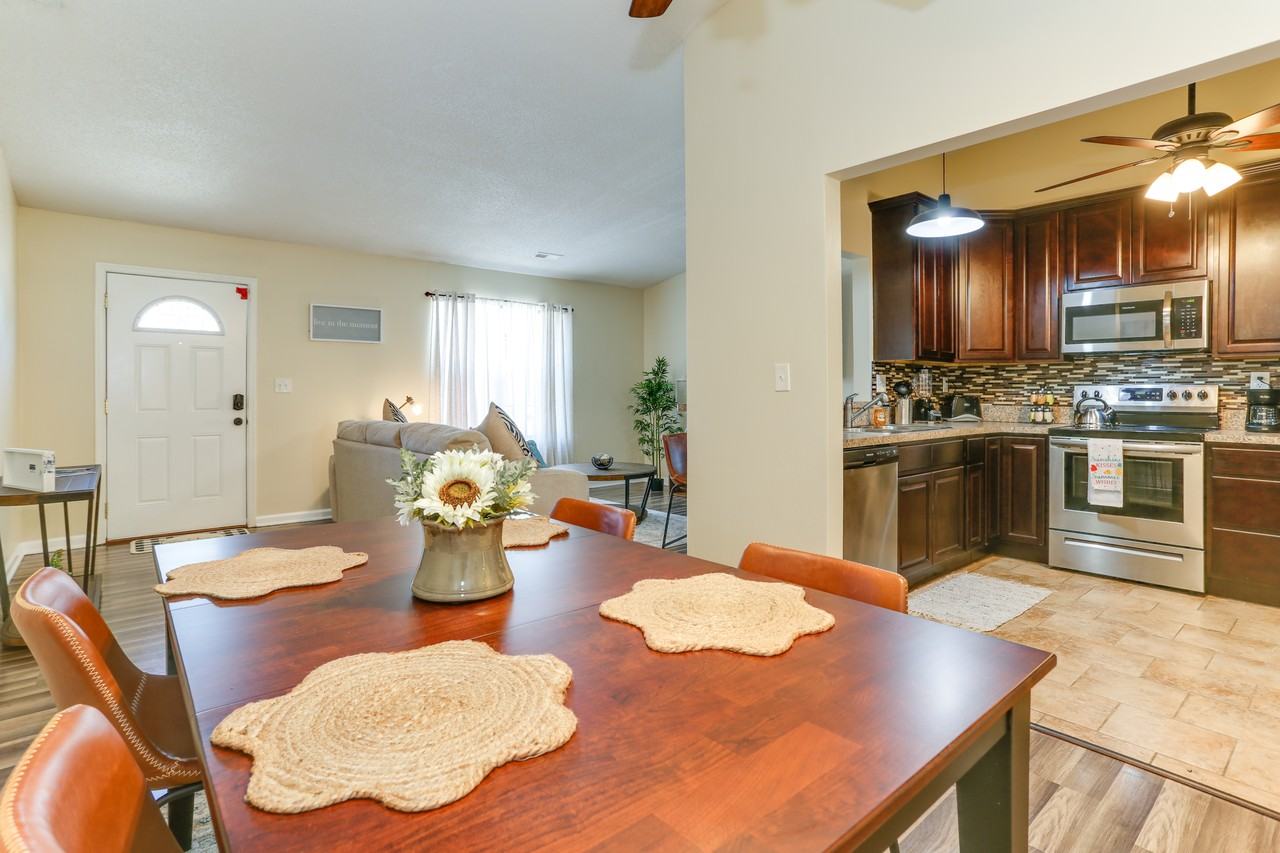 427 Peregrine St - Photo 6 of 9