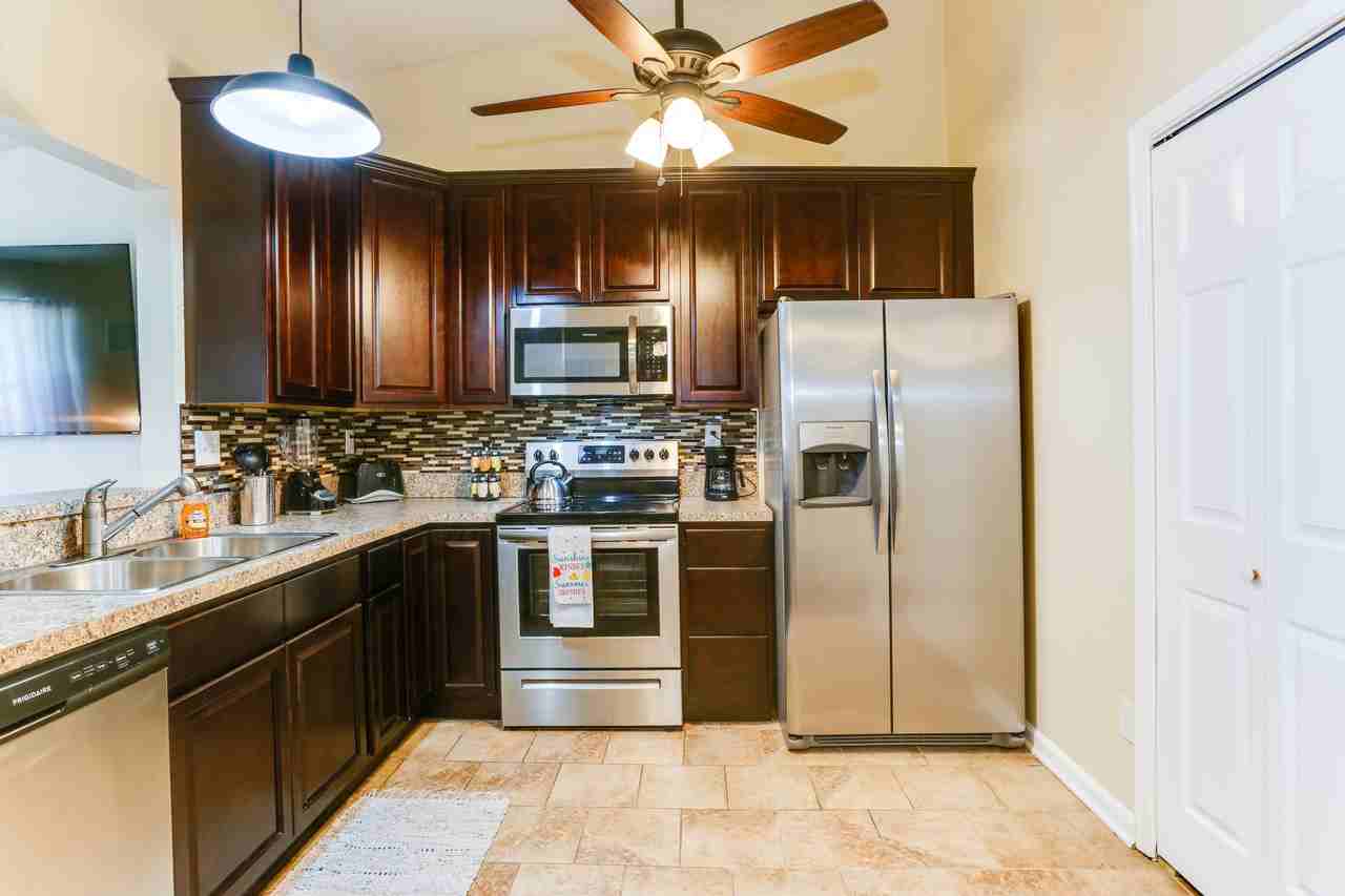 427 Peregrine St - Photo 7 of 9