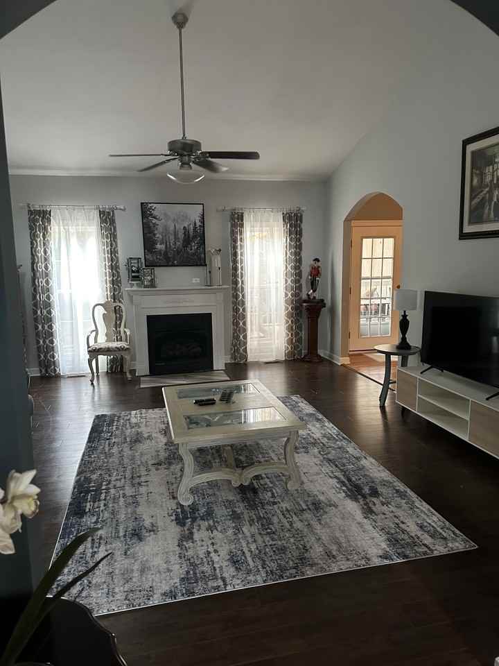 4 Lake Ct - Photo 3 of 15