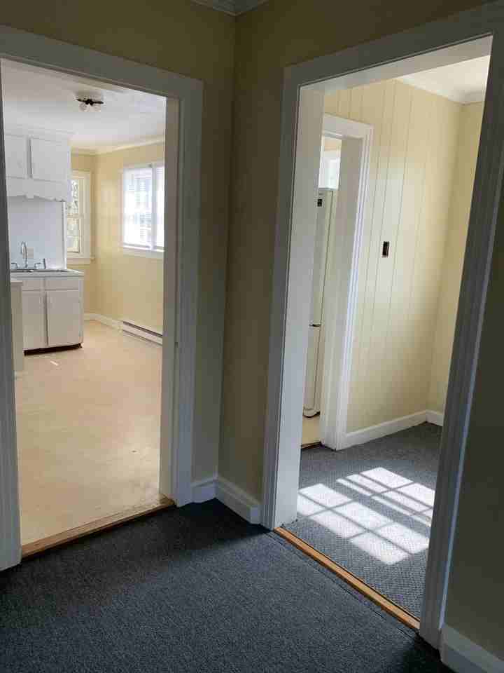 208 S Watts St #3 - Photo 5 of 8