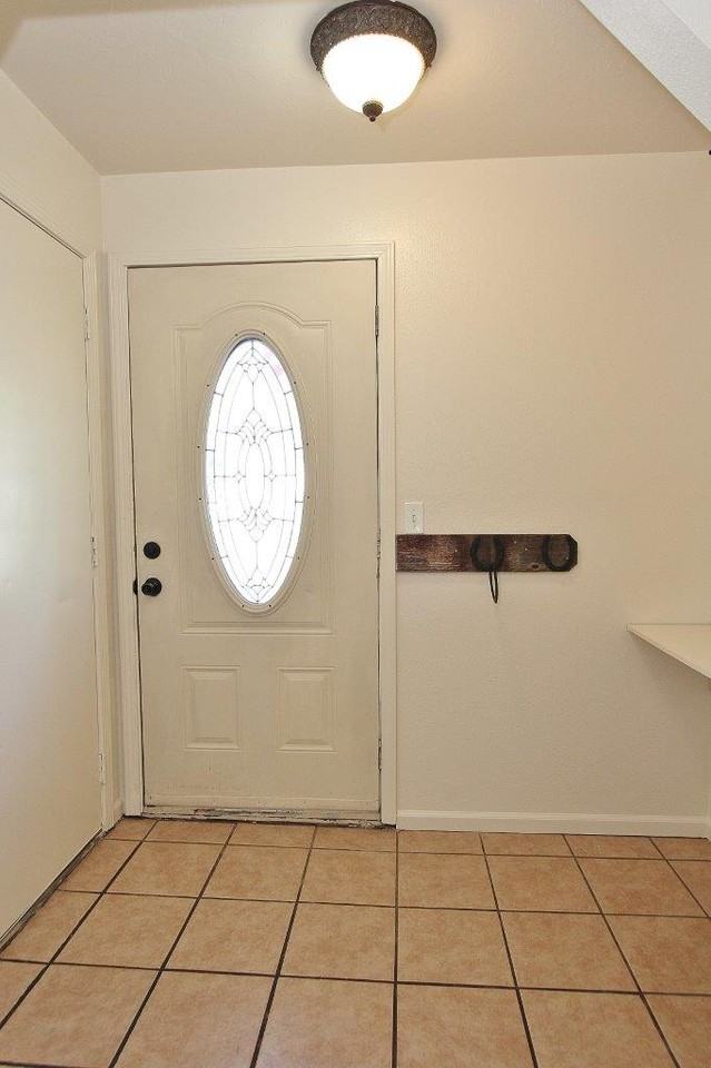 816 S Wardwell Ave - Photo 2 of 25