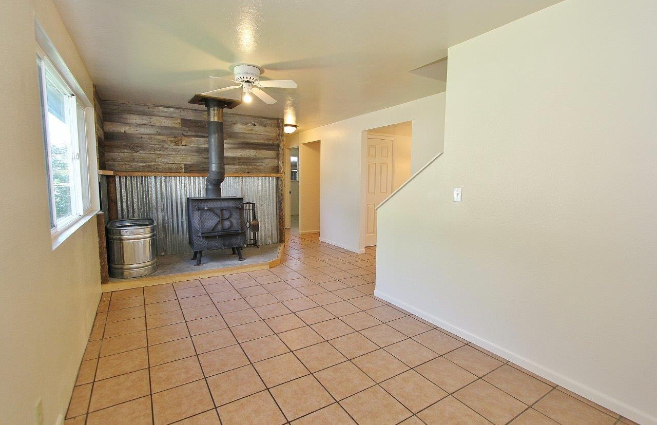 816 S Wardwell Ave - Photo 5 of 25