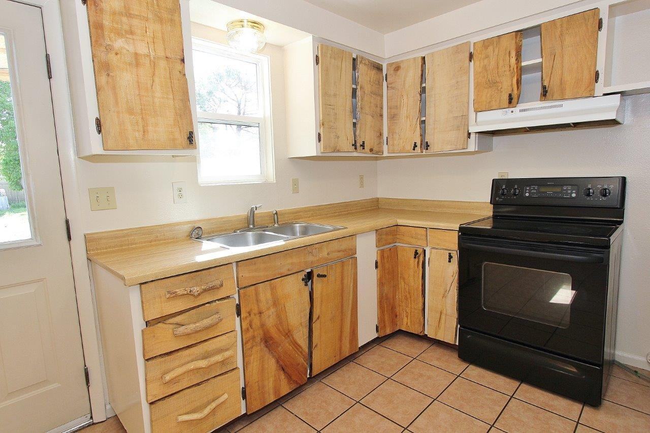 816 S Wardwell Ave - Photo 7 of 25