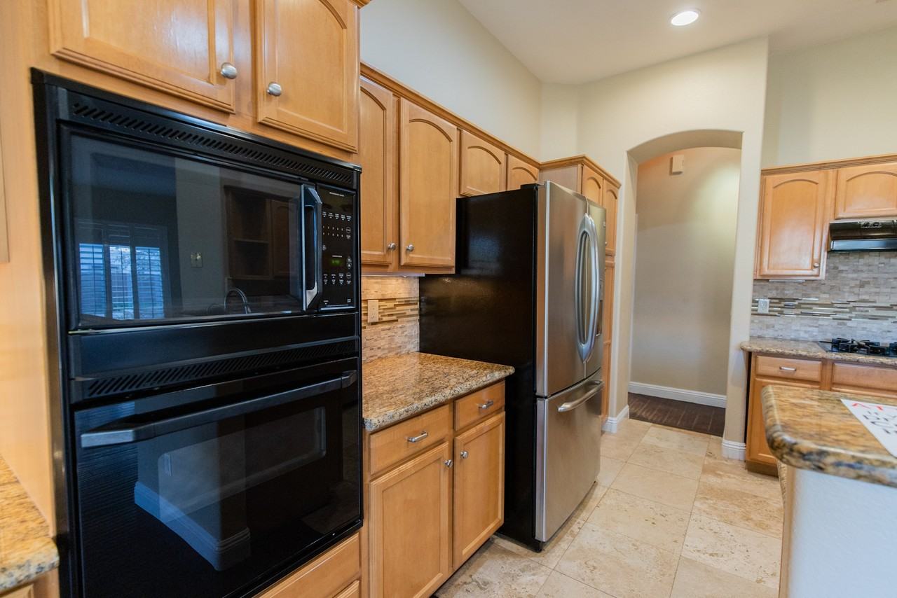 6929 W Monterey St - Photo 5 of 22