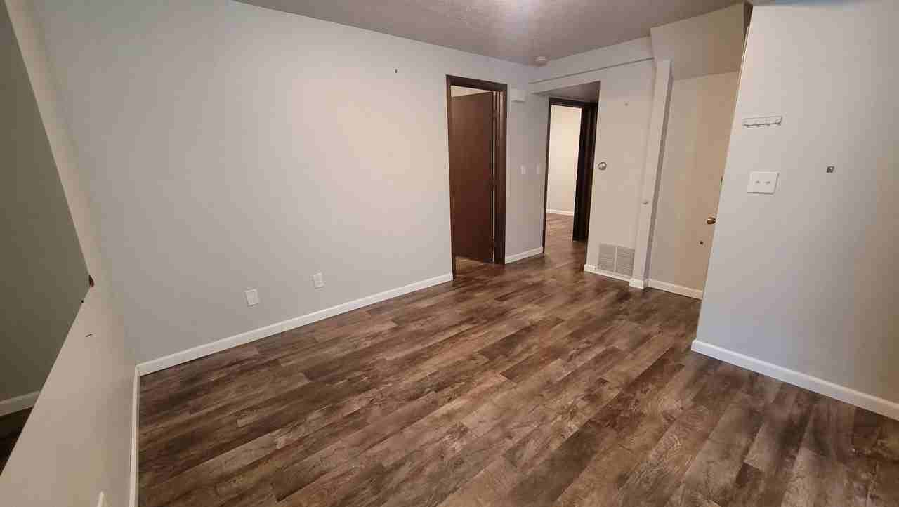 908 S 1st St #1-5 - Photo 3 of 10