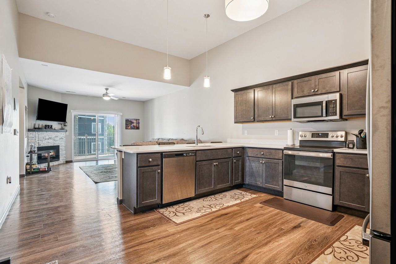 2869 Spring Rose Cir #301 - Photo 3 of 20