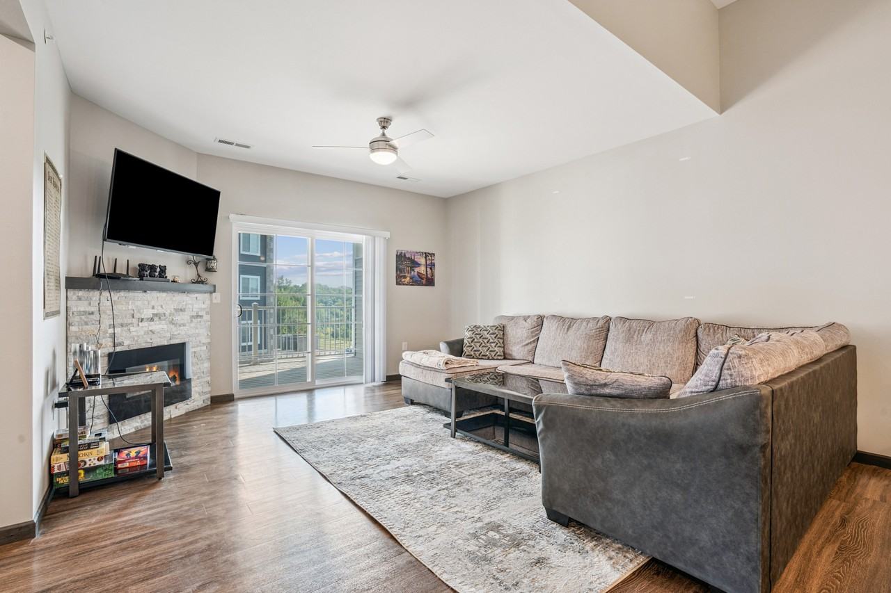 2869 Spring Rose Cir #301 - Photo 7 of 20