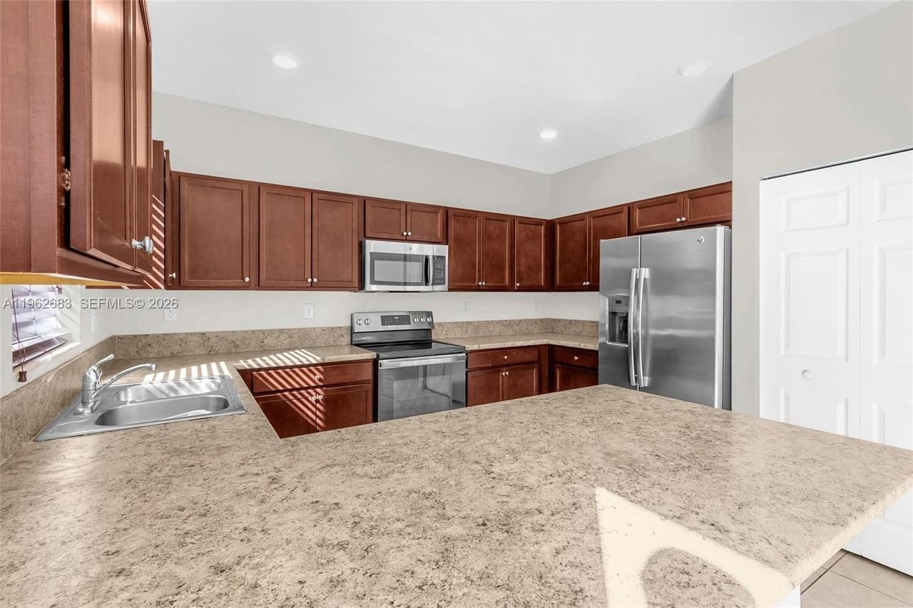 11770 Sw 251st St - Photo 5 of 28