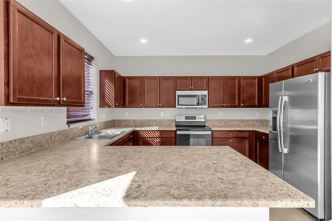 11770 Sw 251st St - Photo 6 of 28