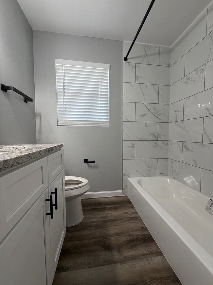 12 Pershing Dr #B - Photo 2 of 12