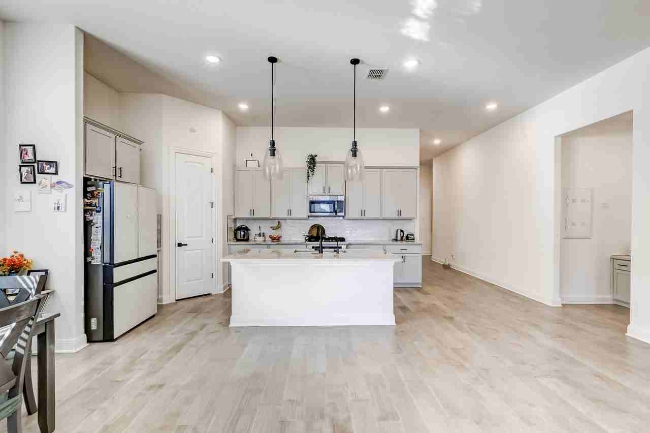 2824 Stone Branch Dr - Photo 3 of 28