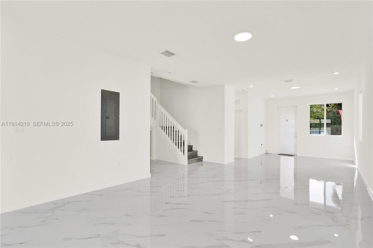 22535 Sw 125th Ave - Photo 4 of 13