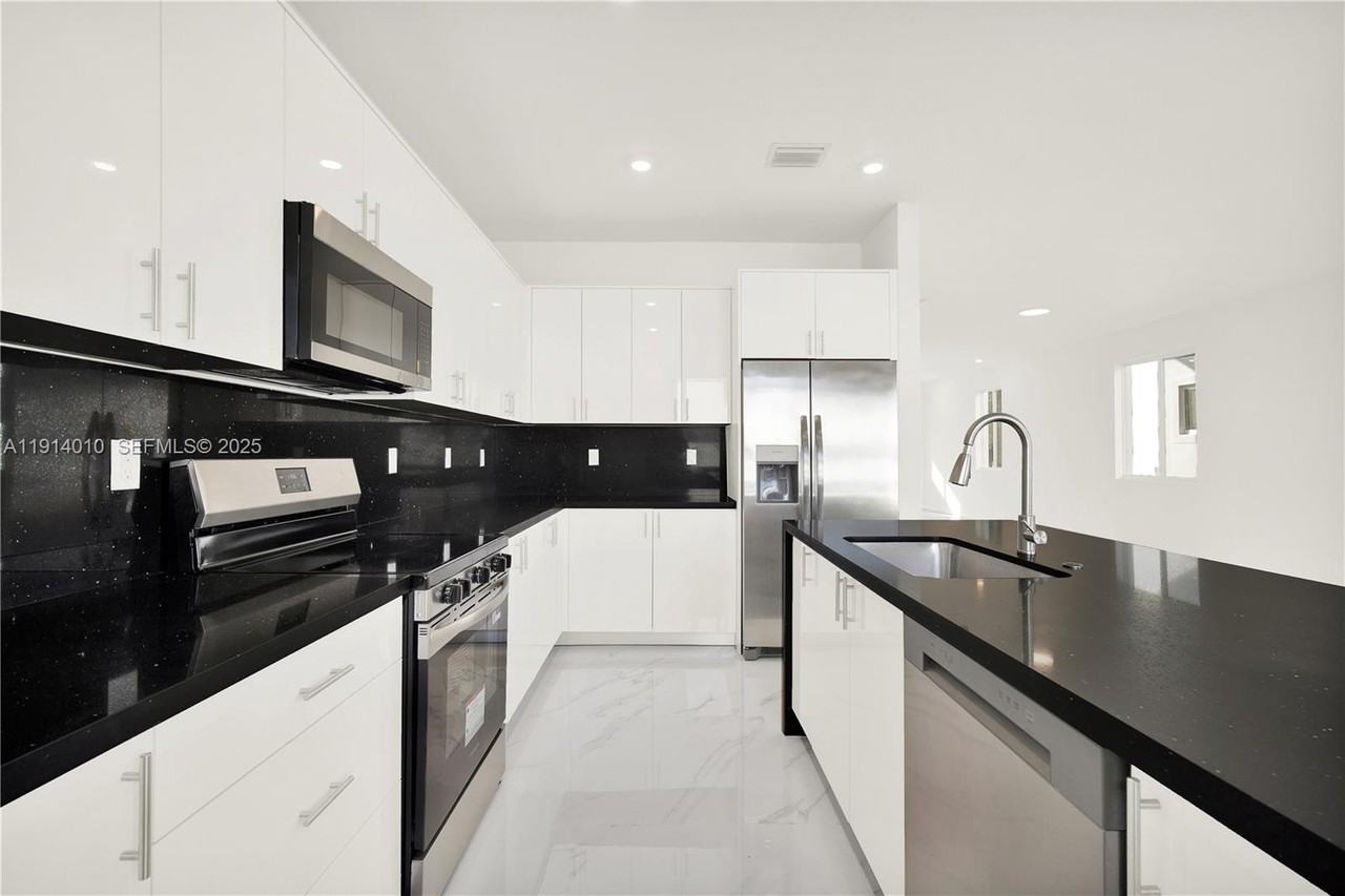 22535 Sw 125th Ave - Photo 5 of 13